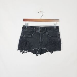Women's American Eagle size 6 Embroidered shorts